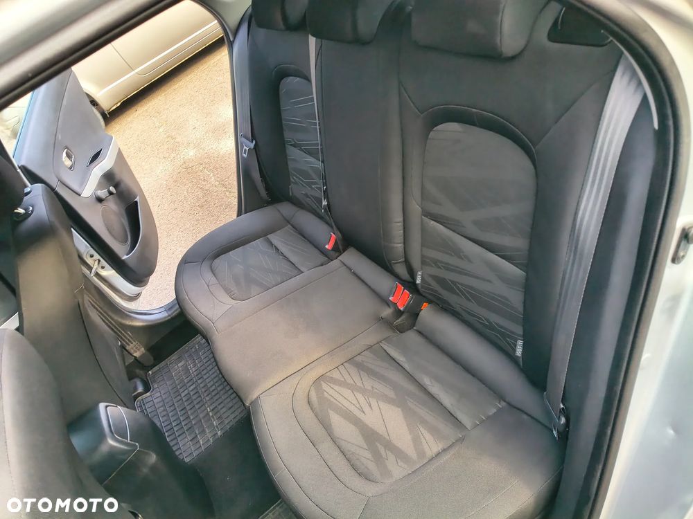 Kia Ceed - 25