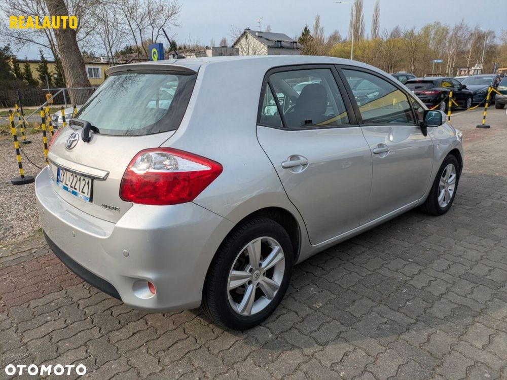 Toyota Auris - 11