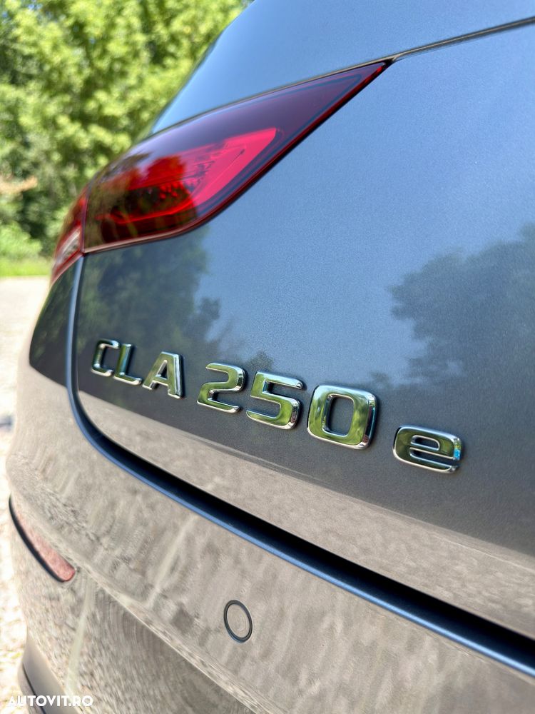 Mercedes-Benz CLA 250 e 8G-DCT AMG Line - 12