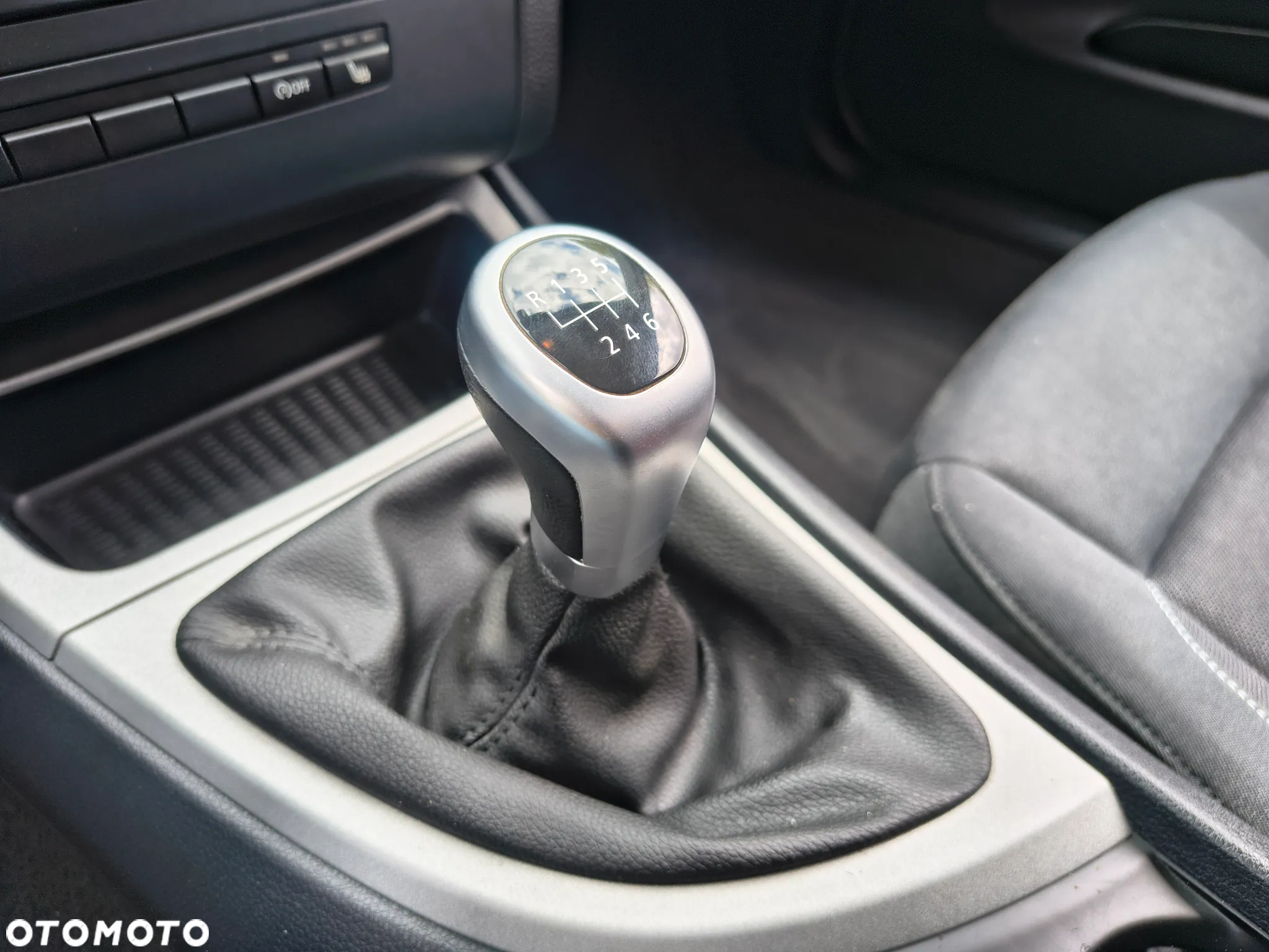 BMW Seria 1 118d DPF - 25
