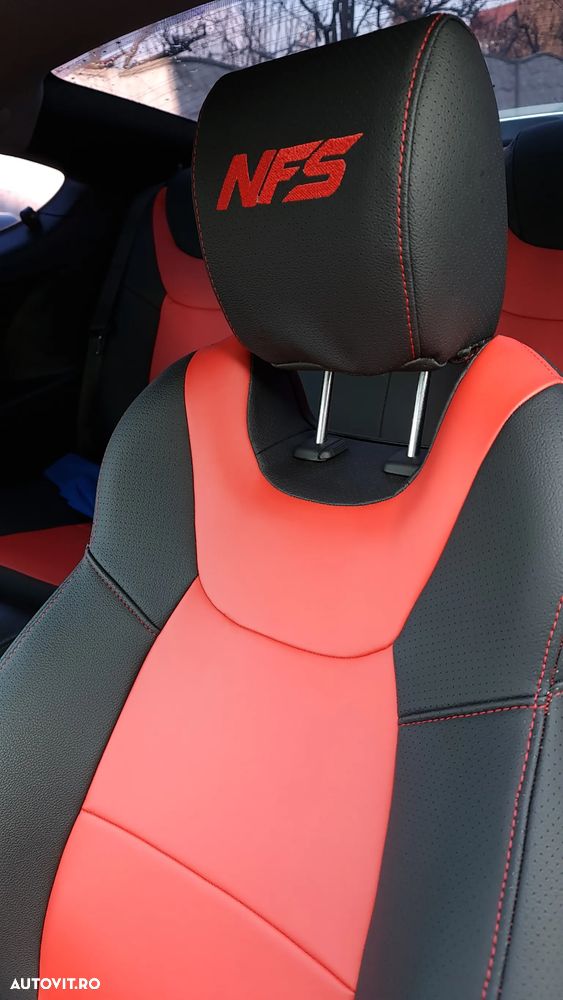 Hyundai Genesis - 1