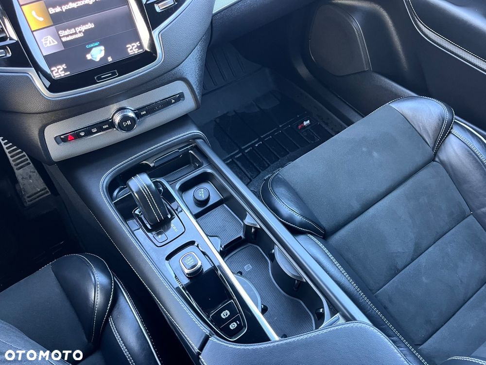 Volvo XC 90 B5 D AWD Ultimate Dark - 17