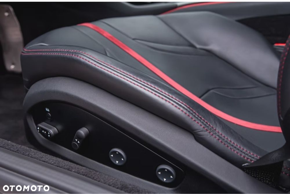 Ferrari 812 Superfast - 18