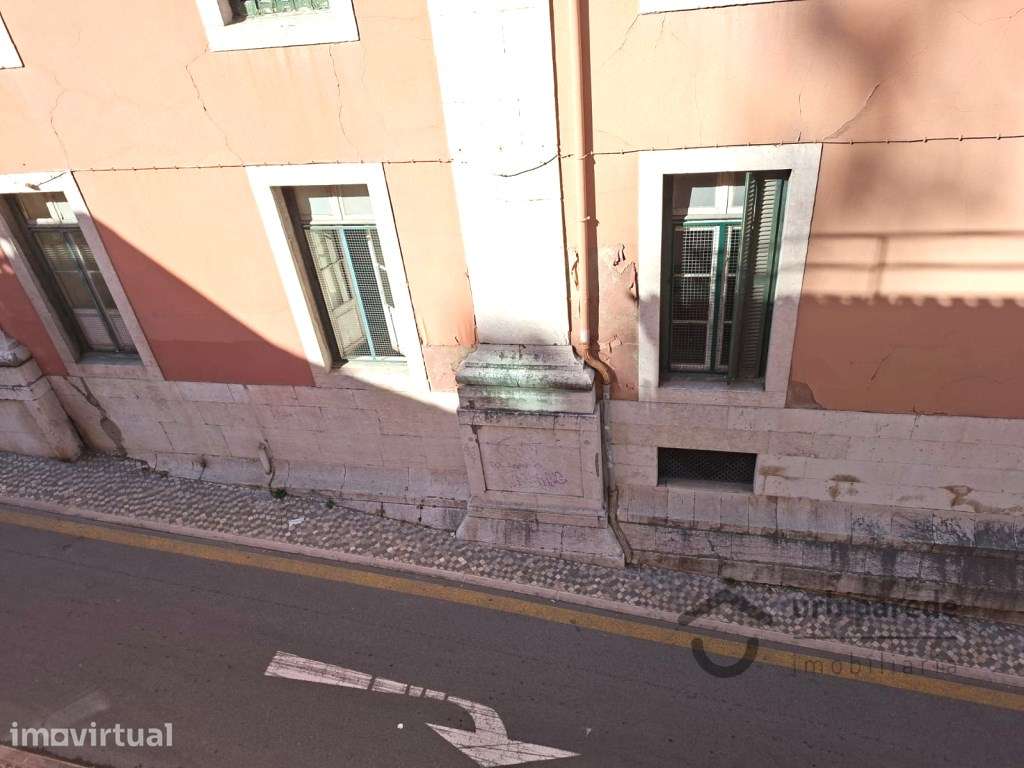 Apartamento T4 para remodelar no Rato. - Grande imagem: 5/9