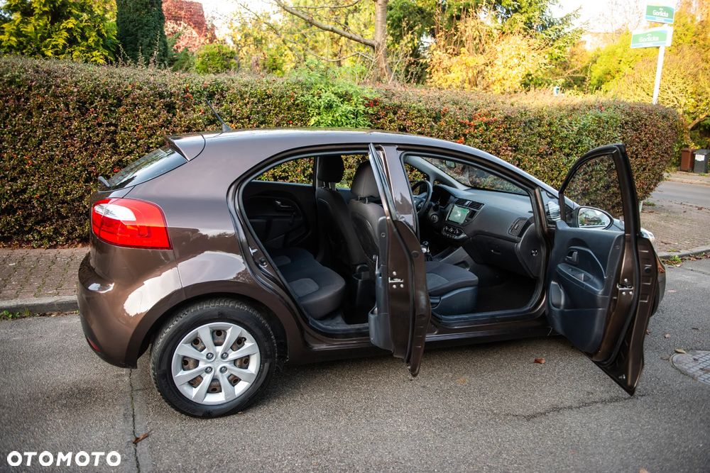 Kia Rio 1.2 Business Line - 8