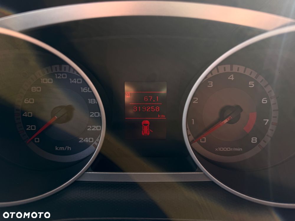 Mitsubishi Outlander 2.4 Intense + CVT - 11