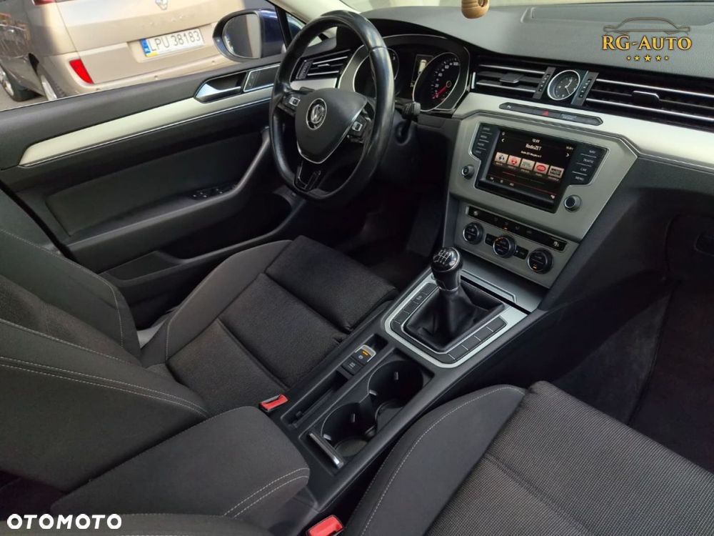 Volkswagen Passat - 28