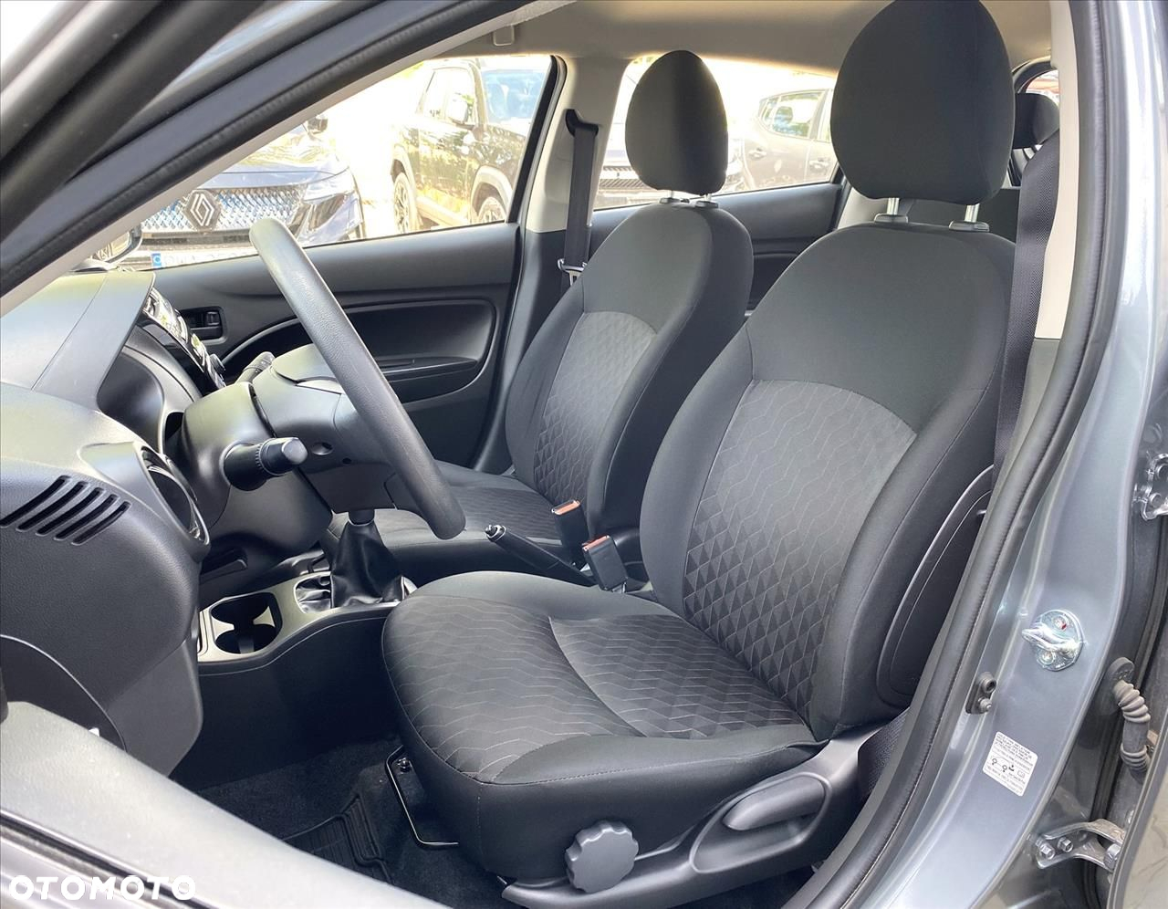 Mitsubishi Space Star 1.2 Inform Plus - 9