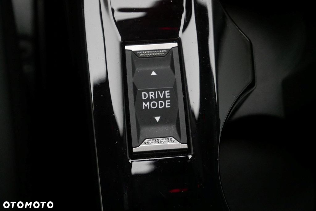 Peugeot 208 - 18
