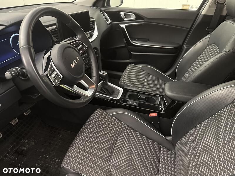 Kia Ceed 1.5 T-GDI Business Line Plus - 12