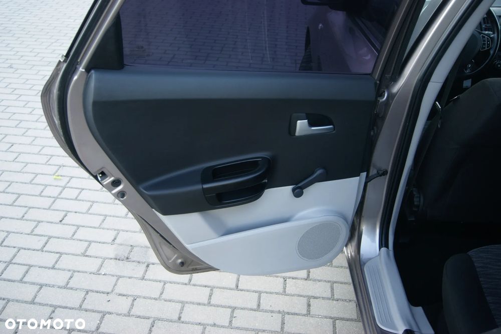 Kia Ceed 1.4 CVVT Attract - 16