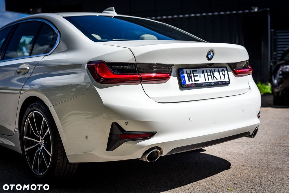BMW Seria 3 330i Sport Line sport - 10