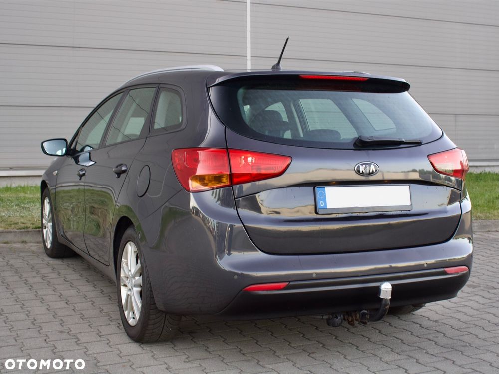 Kia Ceed - 8