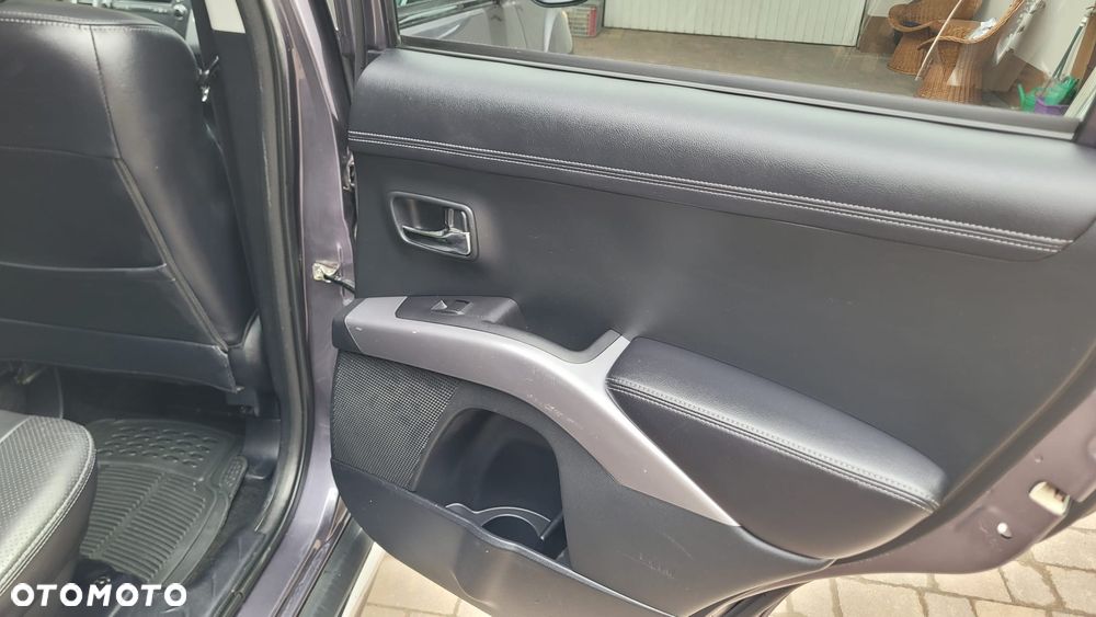 Mitsubishi Outlander 2.2 DI-D 4WD Invite - 25