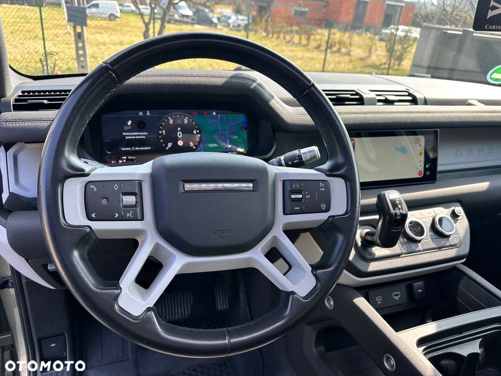 Land Rover Defender 110 D240 SE - 17
