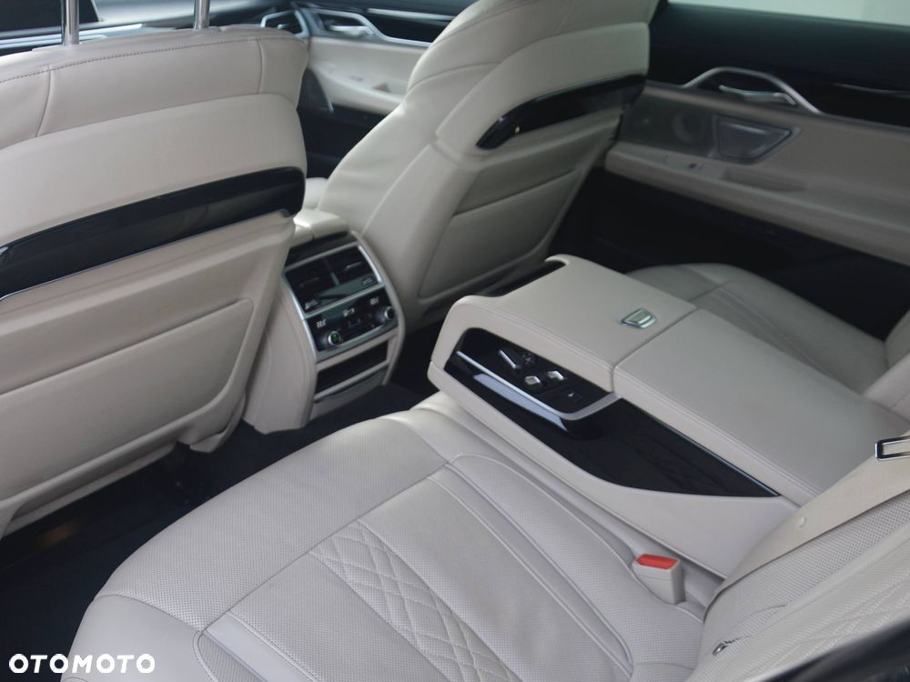 BMW Seria 7 750d xDrive sport - 15