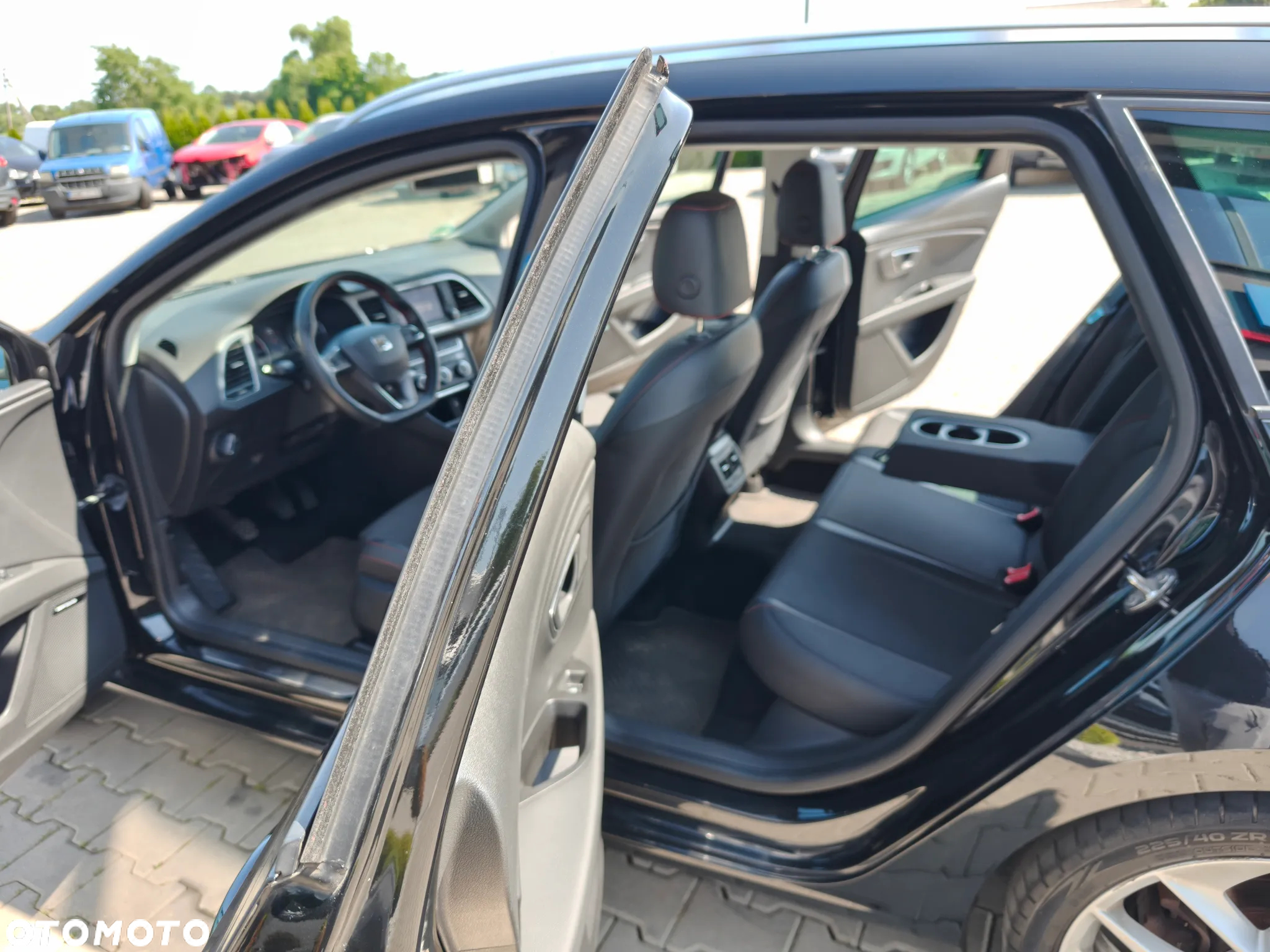 Seat Leon 2.0 TDI FR Black S&S - 36