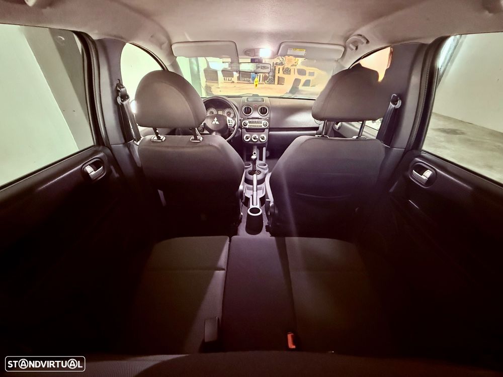 Mitsubishi Colt 1.3 Instyle - 10