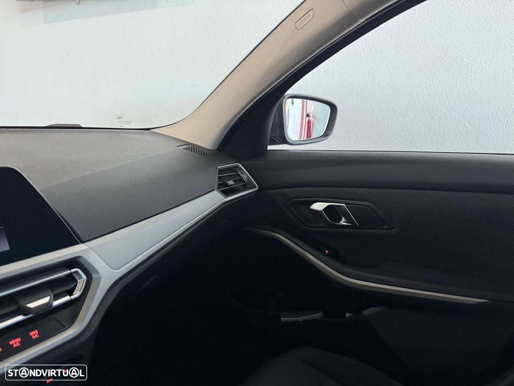 BMW 320 d Auto - 21