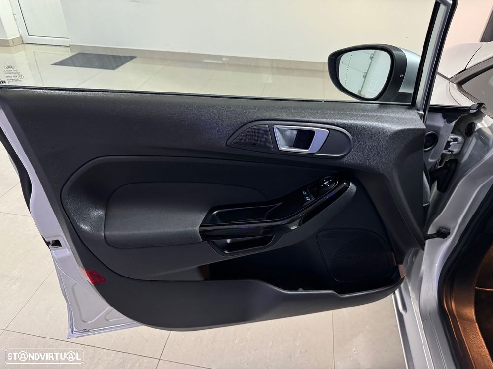 Ford Fiesta 1.0 T EcoBoost Titanium - 27
