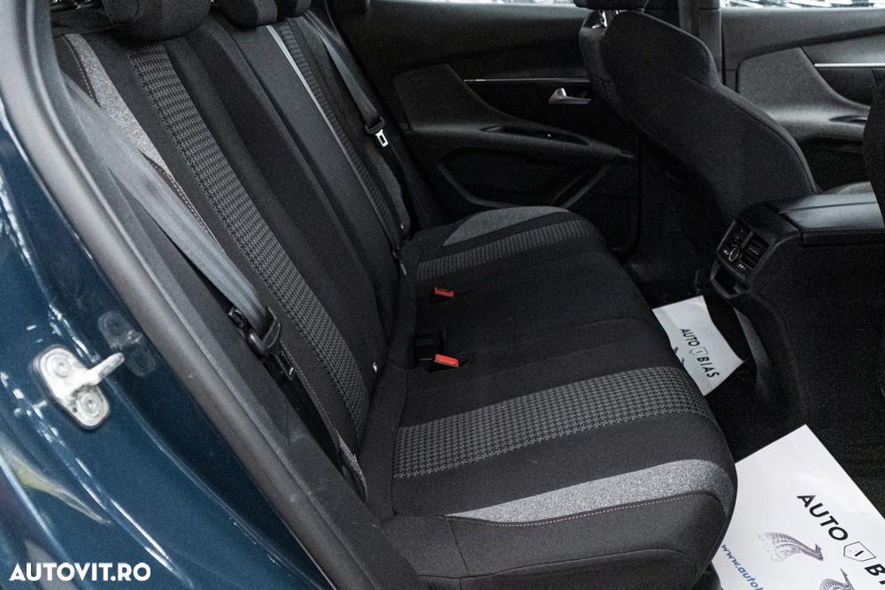 Peugeot 3008 1.2 PureTech 130 EAT8 Allure Pack - 9