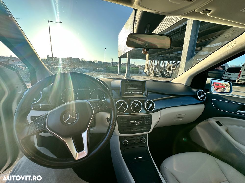 Mercedes-Benz B 180 - 13