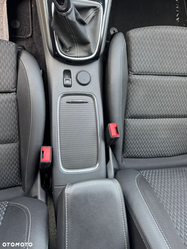 Opel Astra 1.4 T Elite - 26