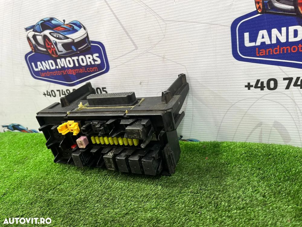 TABLOU PANOU SIGURANTE JEEP GRAND CHEROKEE WH MOTOR 3.0 DIESEL 2010 COD OEM 04692217AA 2004-2010 - 3