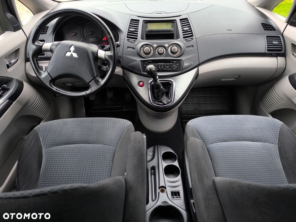 Mitsubishi Grandis 2.0 DI-D 6-Sitzer Intense - 4