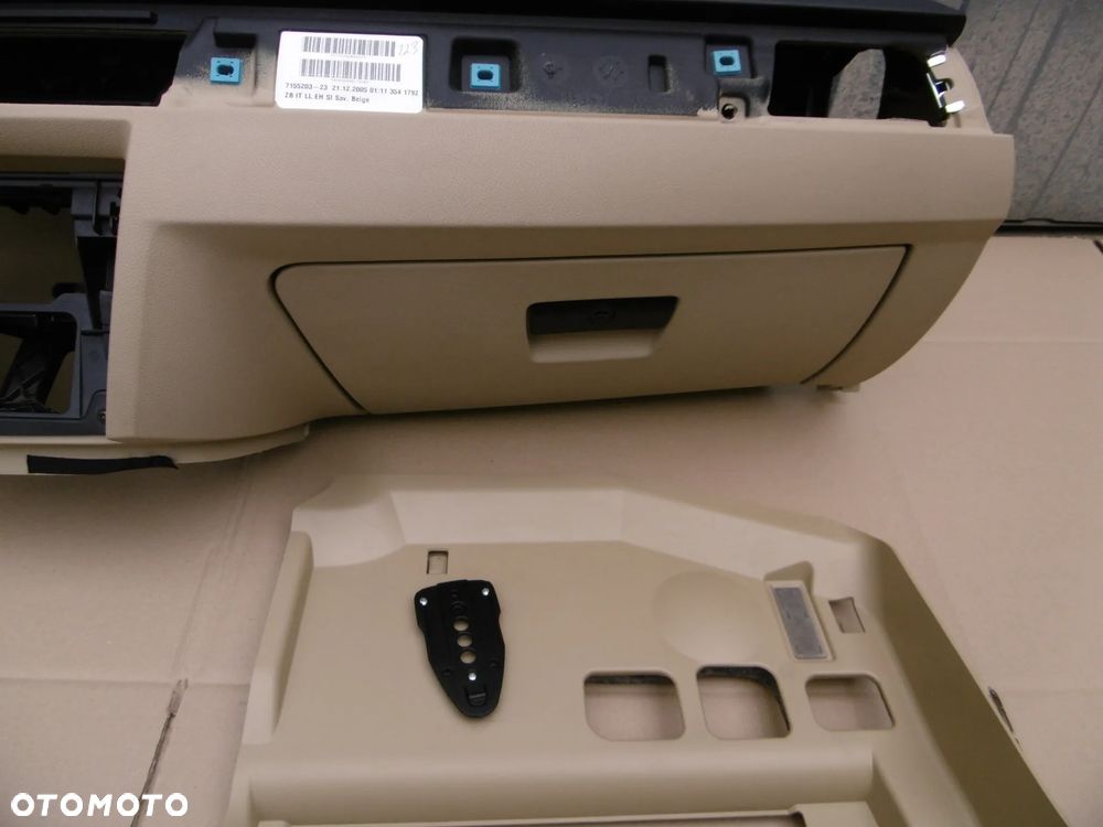 Deska rozdzielcza konsola kokpit poduszka pasażera BMW e90 e91 beżowa - 5