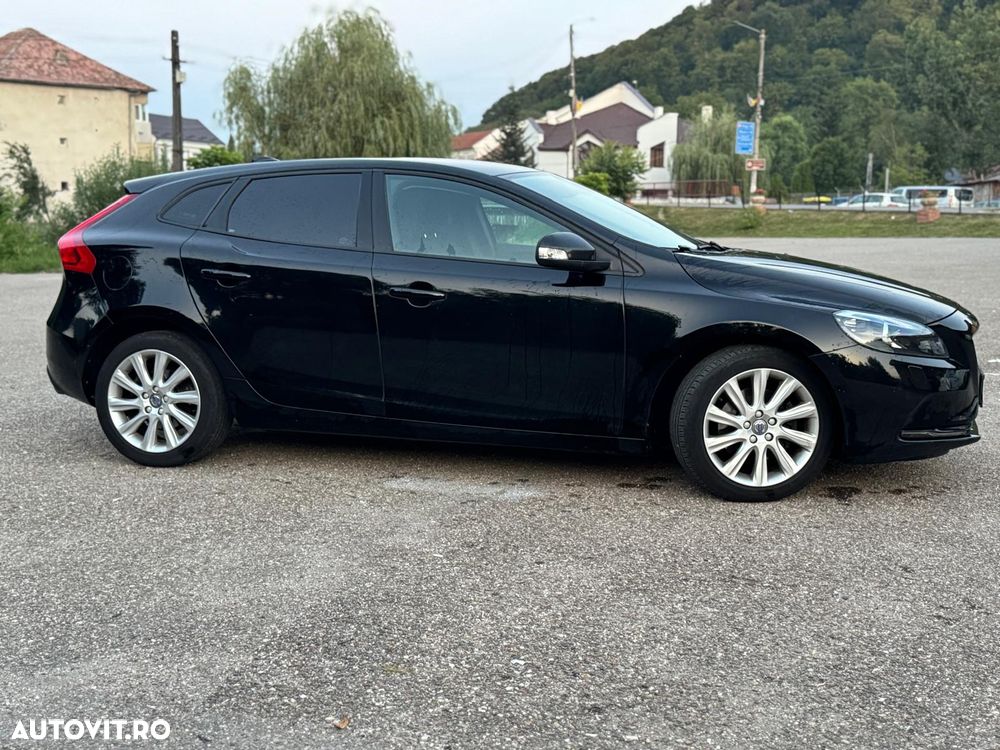 Volvo V40 T2 Momentum - 8