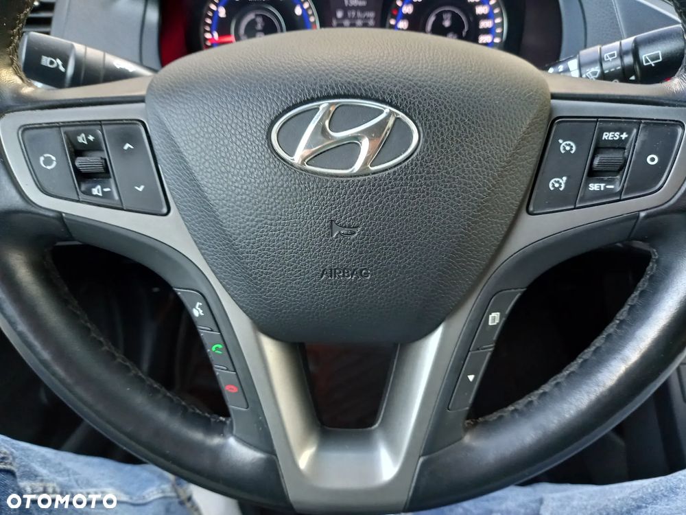 Hyundai i40 Kombi 2.0 Automatik Premium - 38