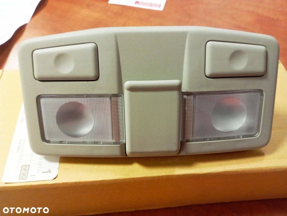 LAMPKA WNĘTRZA oświetlenie ISUZU D-max od 2012 -2019 Wszystkie - 3