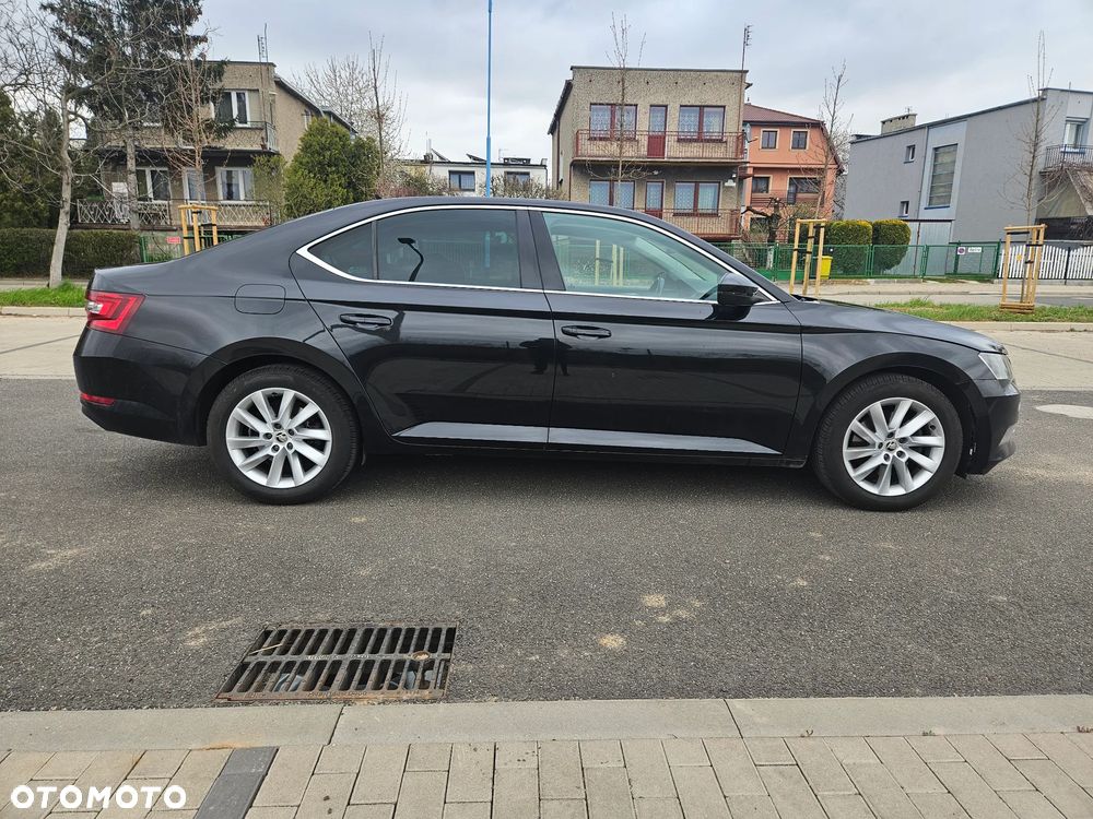 Skoda Superb 2.0 TDI 4x4 Ambition DSG - 23