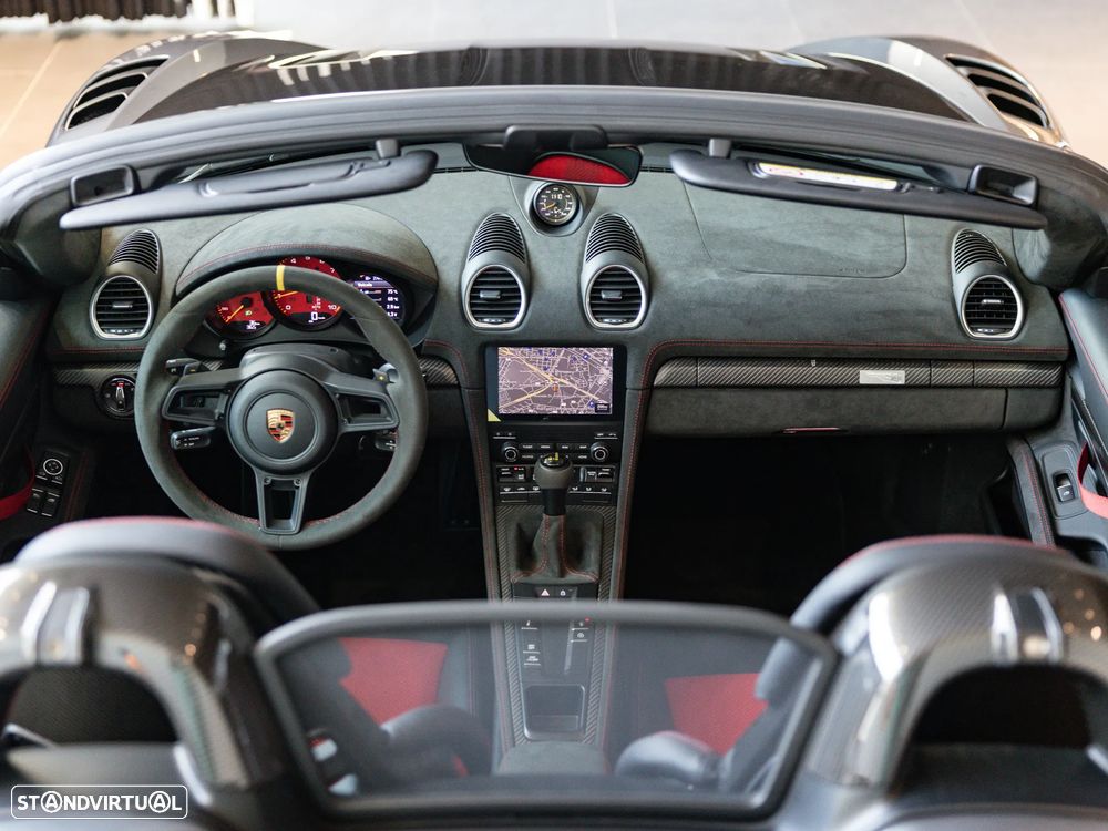 Porsche 718 Spyder - 50