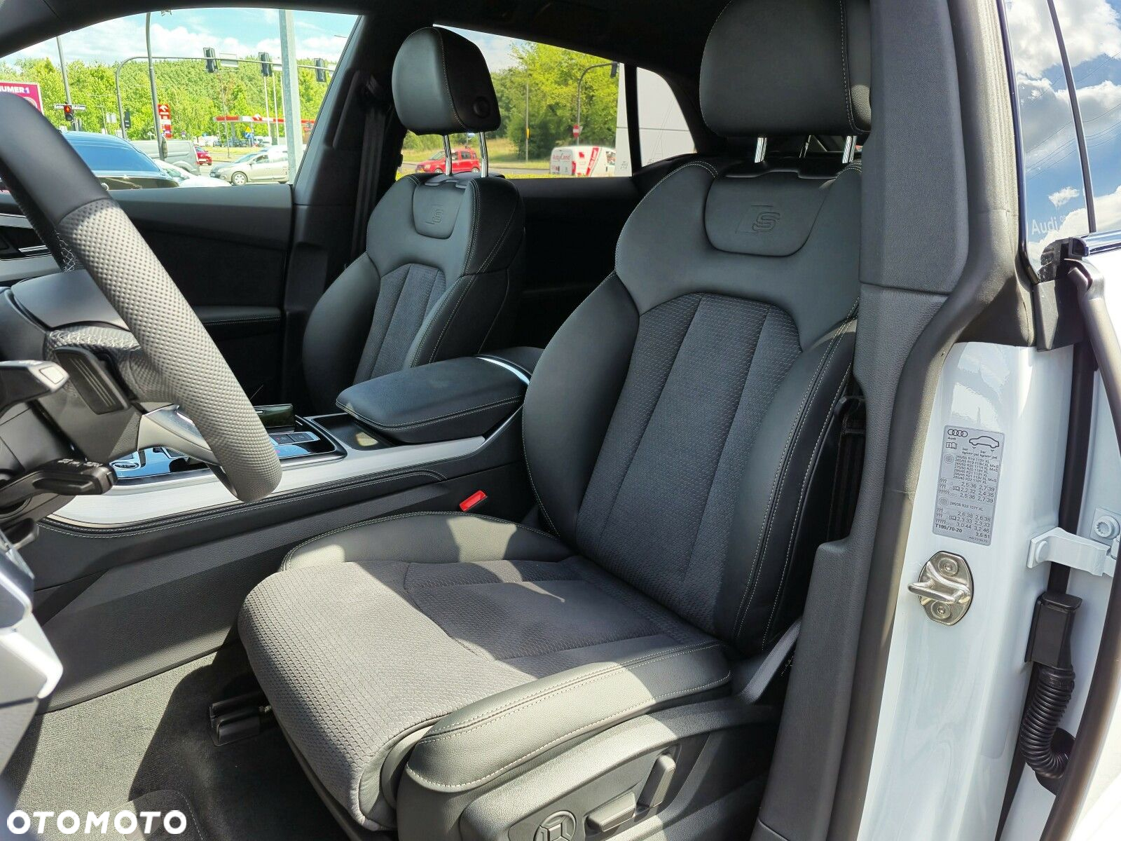Audi Q8 - 12