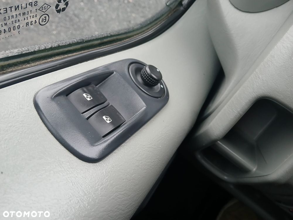 Renault TRAFIC - 7