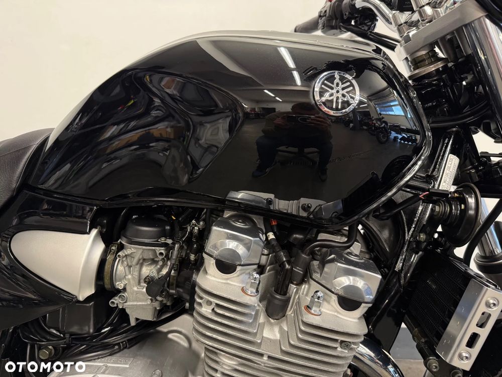 Yamaha XJR - 28