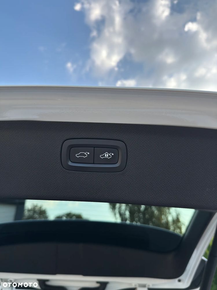 Volvo XC 90 D5 AWD Geartronic RDesign - 31