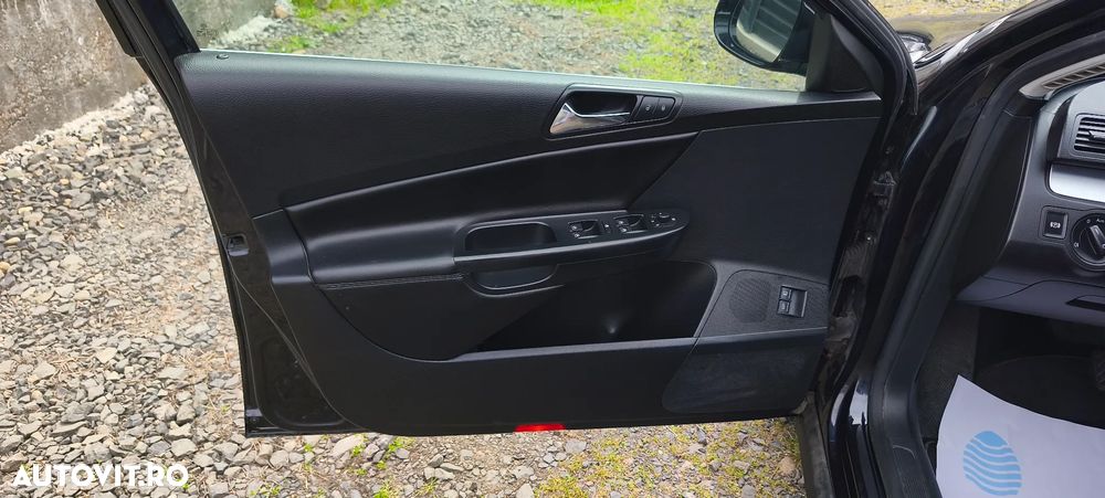 Volkswagen Passat 2.0 TDI DPF DSG Highline - 30