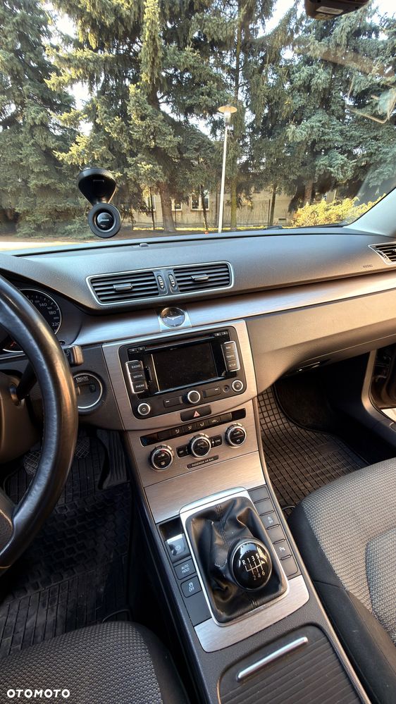 Volkswagen Passat 1.6 TDI Comfortline - 19