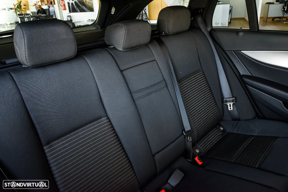 Mercedes-Benz E 300 - 22