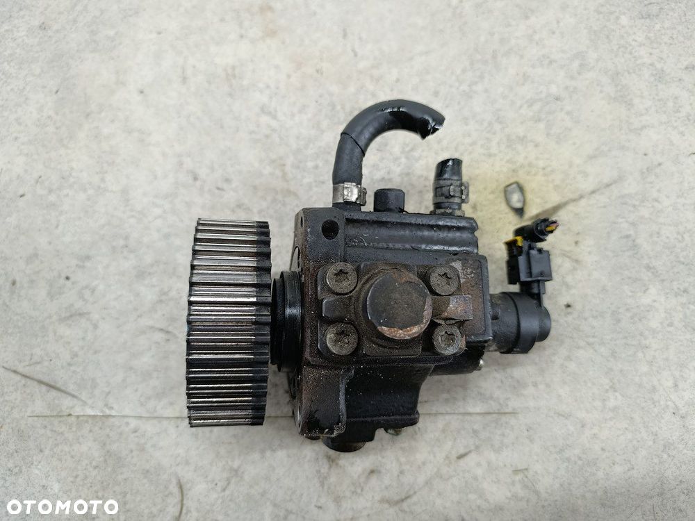 POMPA WTRYSKOWA OPEL ASTRA J BOSCH 2.0 CDTI - 2