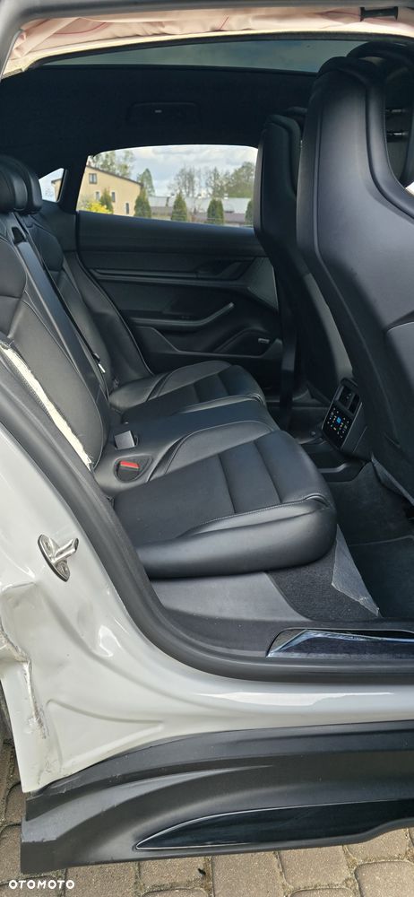 Porsche Taycan - 19