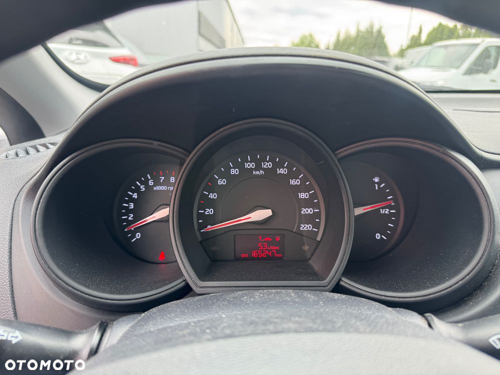 Kia Rio - 8