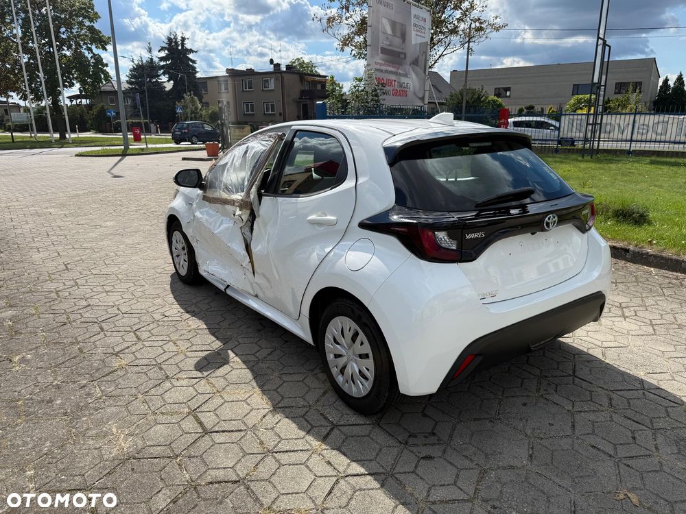 Toyota Yaris - 7