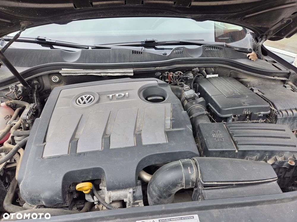 Volkswagen Passat 1.6 TDI Trendline - 9