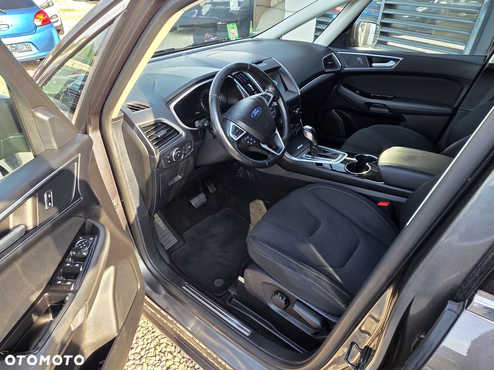 Ford S-Max - 11