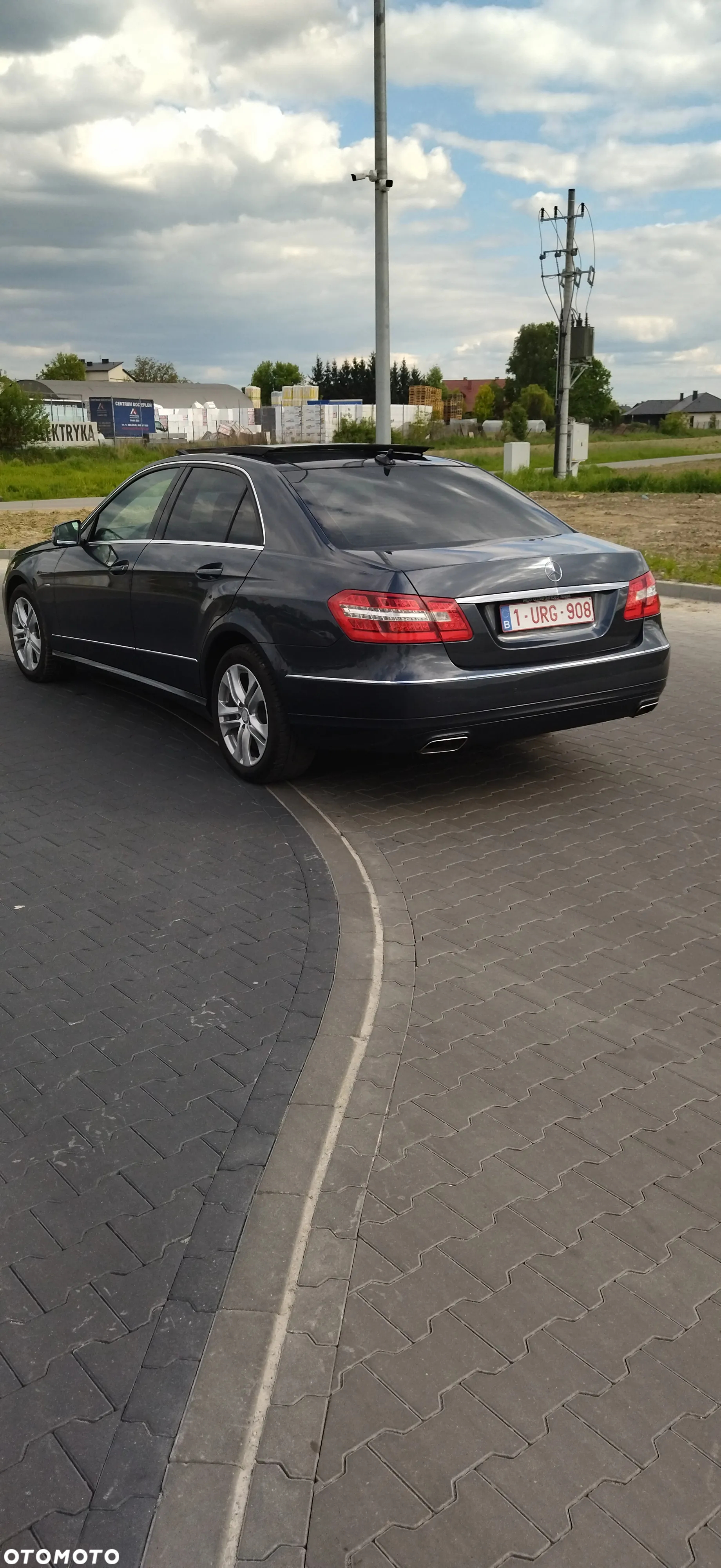 Mercedes-Benz Klasa E 200 CDI BlueEff Avantgarde - 27