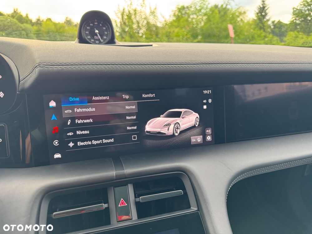 Porsche Taycan 105kWh Turbo - 14